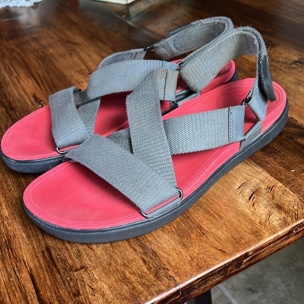 Fitflop Men’s 11 Sling Sandal Red Gray Comfort Shoe